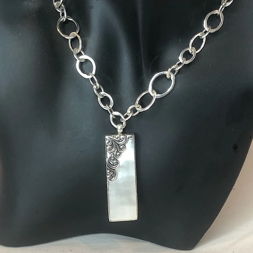 LOIS HILL Sterling Silver Cut Out Mother Of Pearl Open Link Toggle Necklace NWOT - Picture 3 of 17